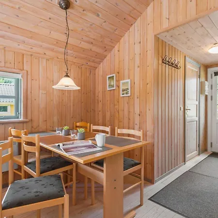 2 Bedroom Lovely In Semesterbostad *